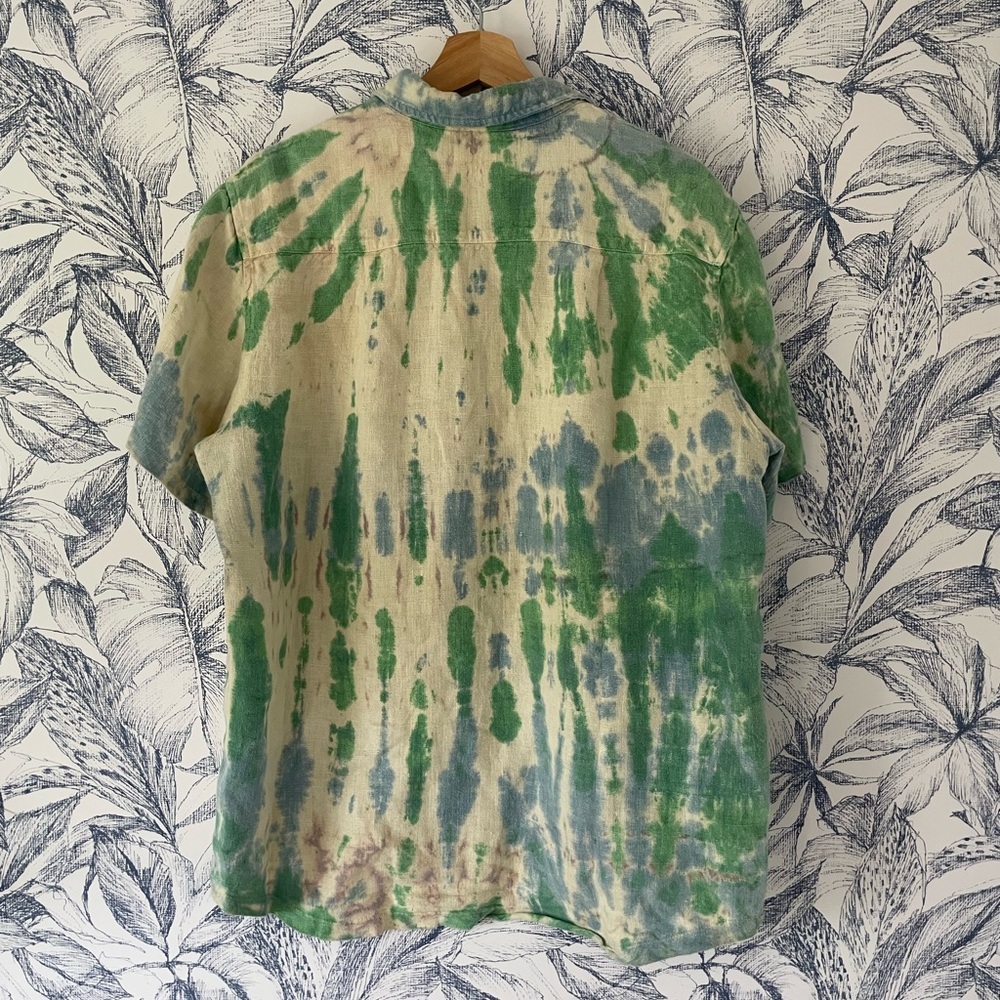 SOLD

Jungmaven 100% hemp rare tie dye short sleeve button up shirt. Size Large. - Picture 3 of 3